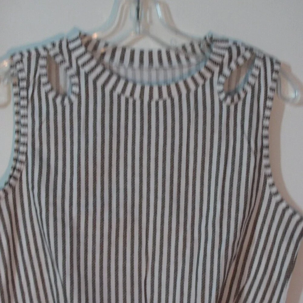 Striped Top XL New Without Tags NWOT Gray & White Stripes Cutouts Super Cute - Picture 2 of 5